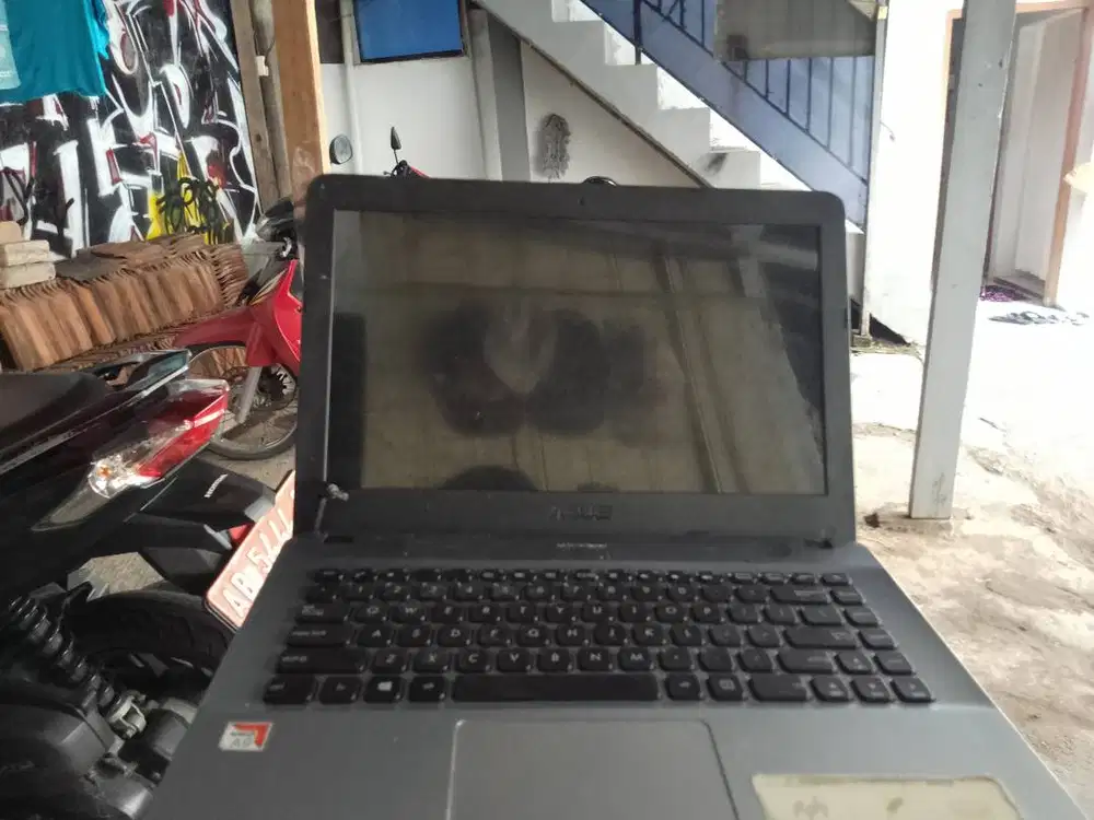 Di jual laptop bekas Asus X441B