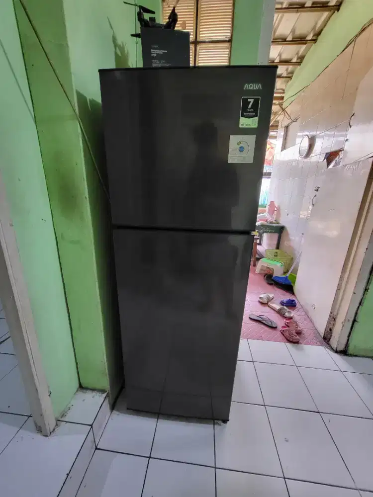 kulkas 2 pintu aqua