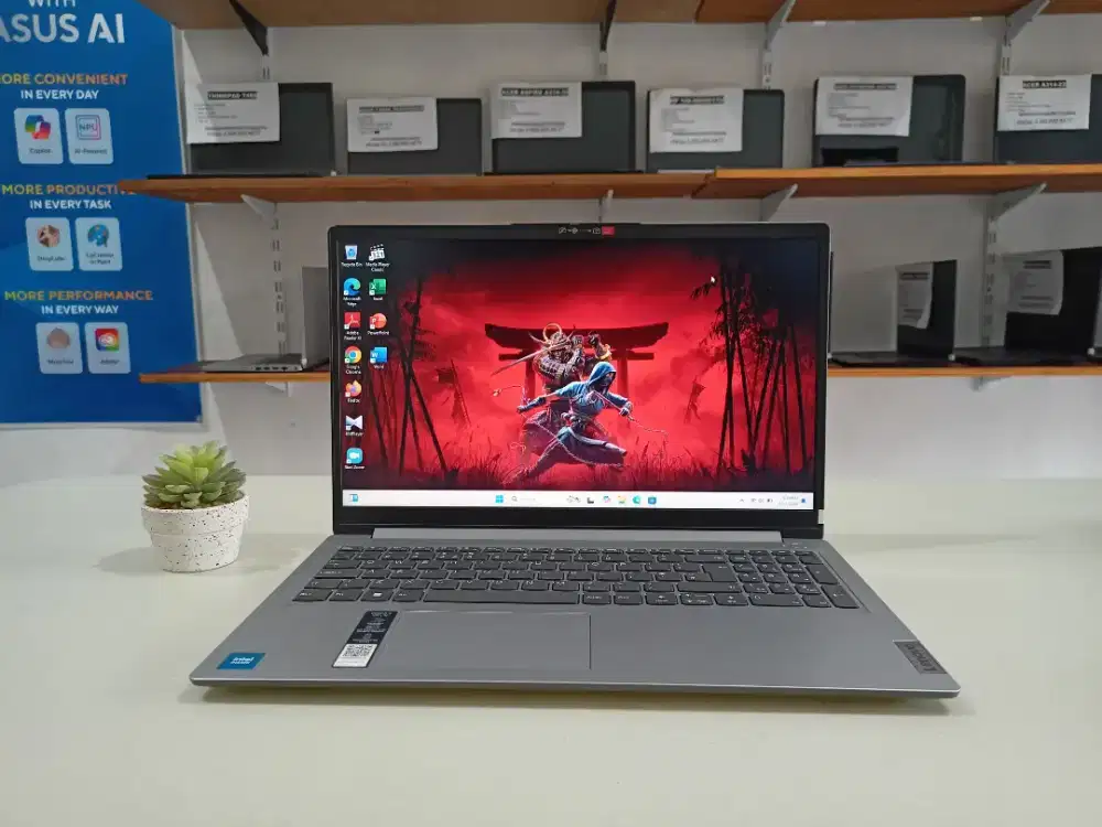 Laptop bekas Lenovo Slim 1 15IJL7 Ram 16 GB SSD 512 GB