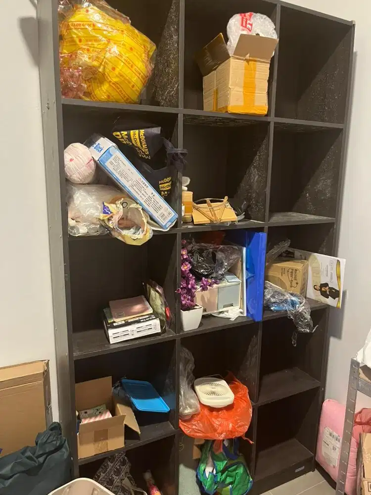 Rak serbaguna ada 15 sekat