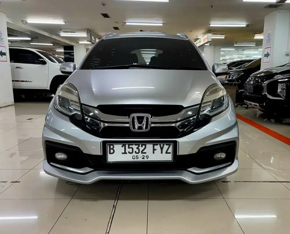 Honda mobilio RS at 2015 silver pribadi sgt2 istimewa!
