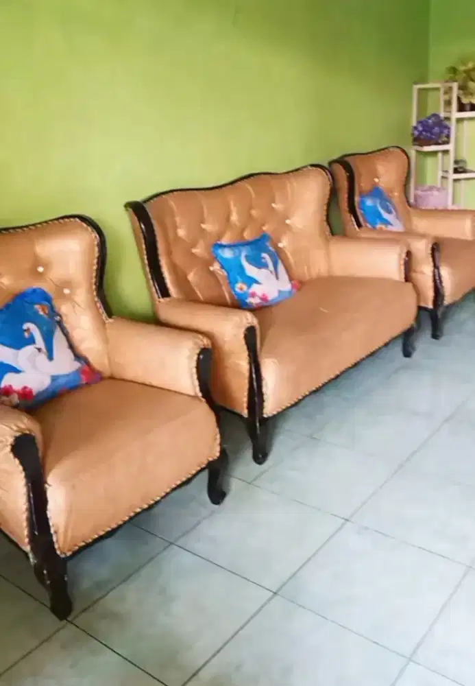 Dijual Sofa ( baca deskripsi )