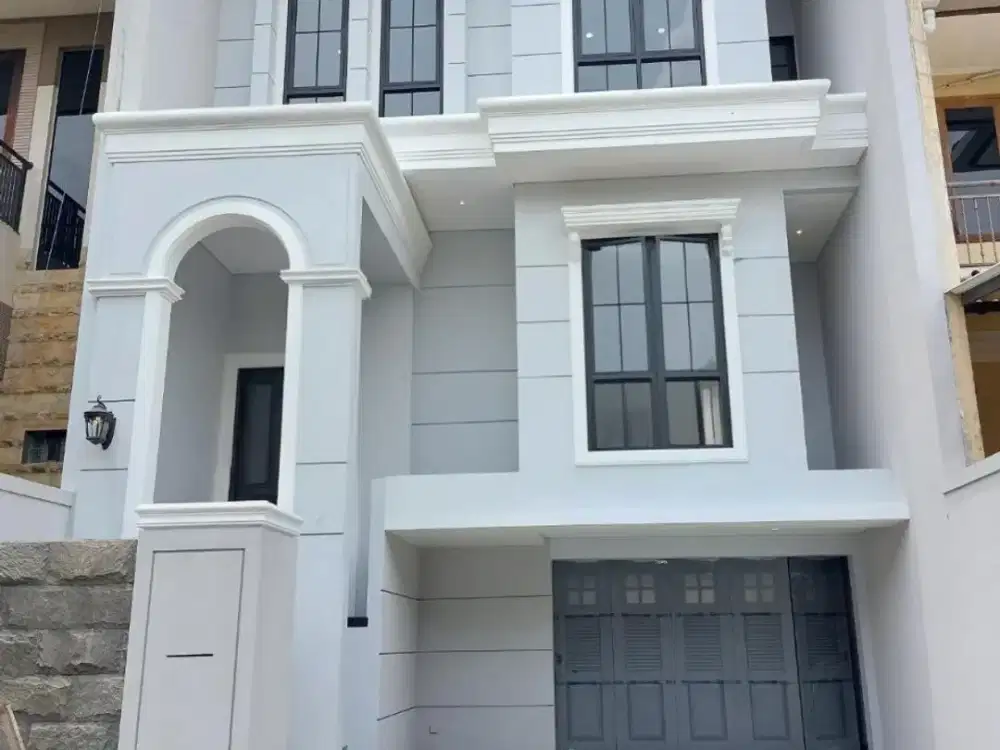 Dijual Rumah Graha Family Strategis Siap Huni
