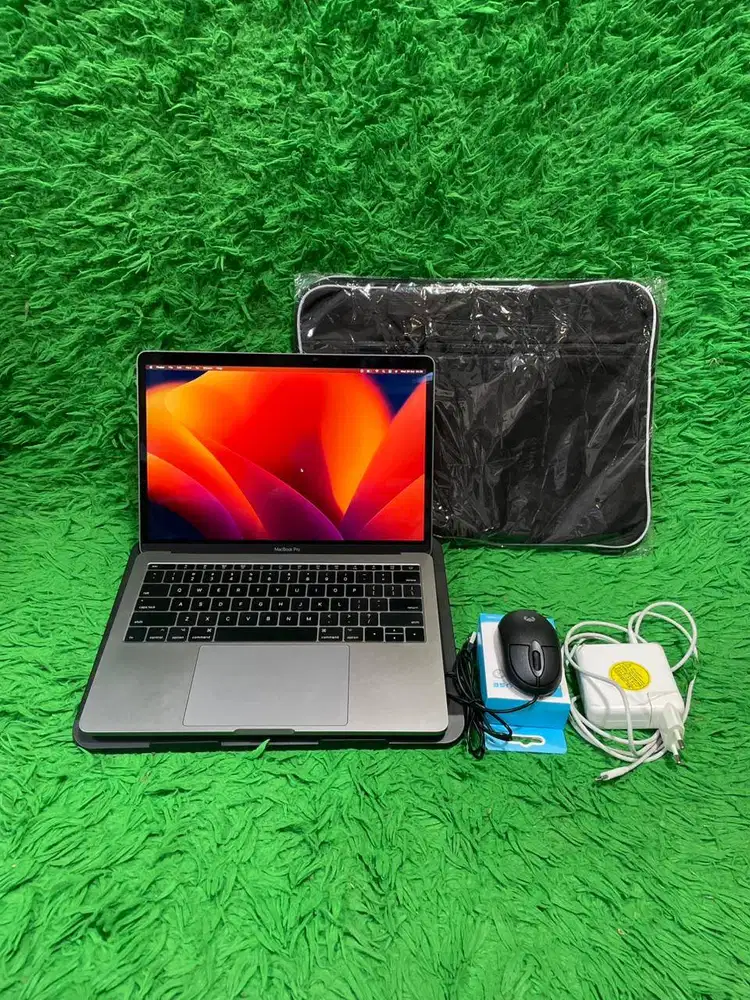 Dijual MACBOOK PRO A1708/Intel Core i5/Ram 8gb/SSD 128gb