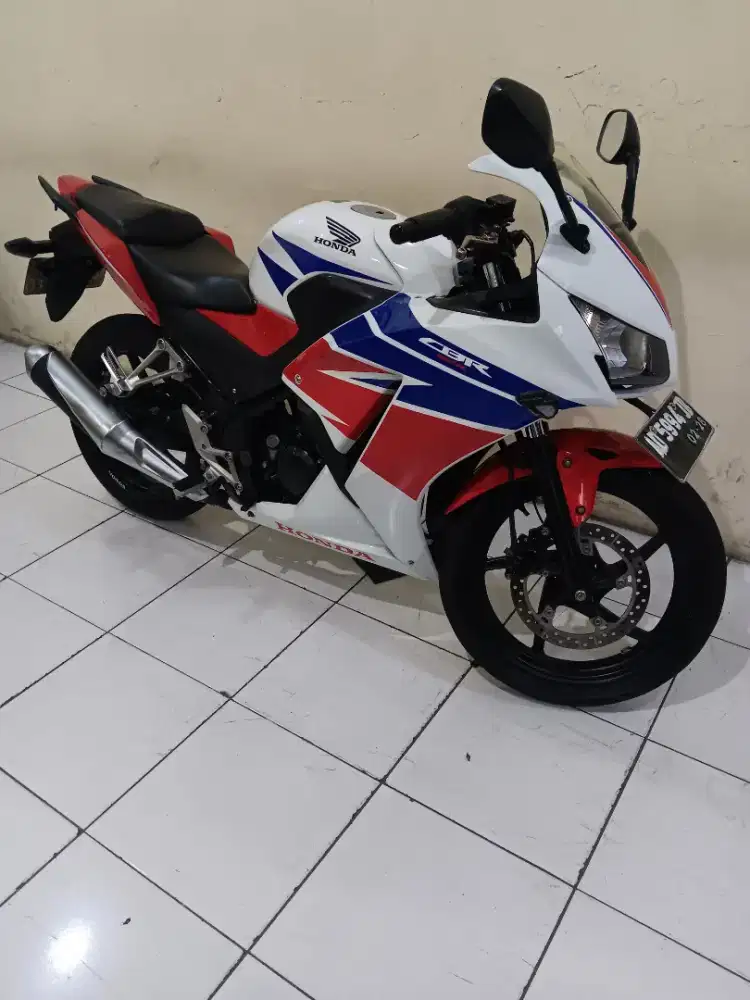 Cbr 150 th 2016 top