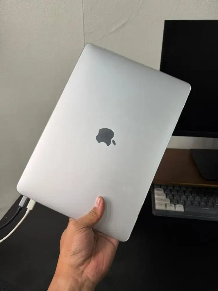 Macbook Air M1 8/256GB second like new