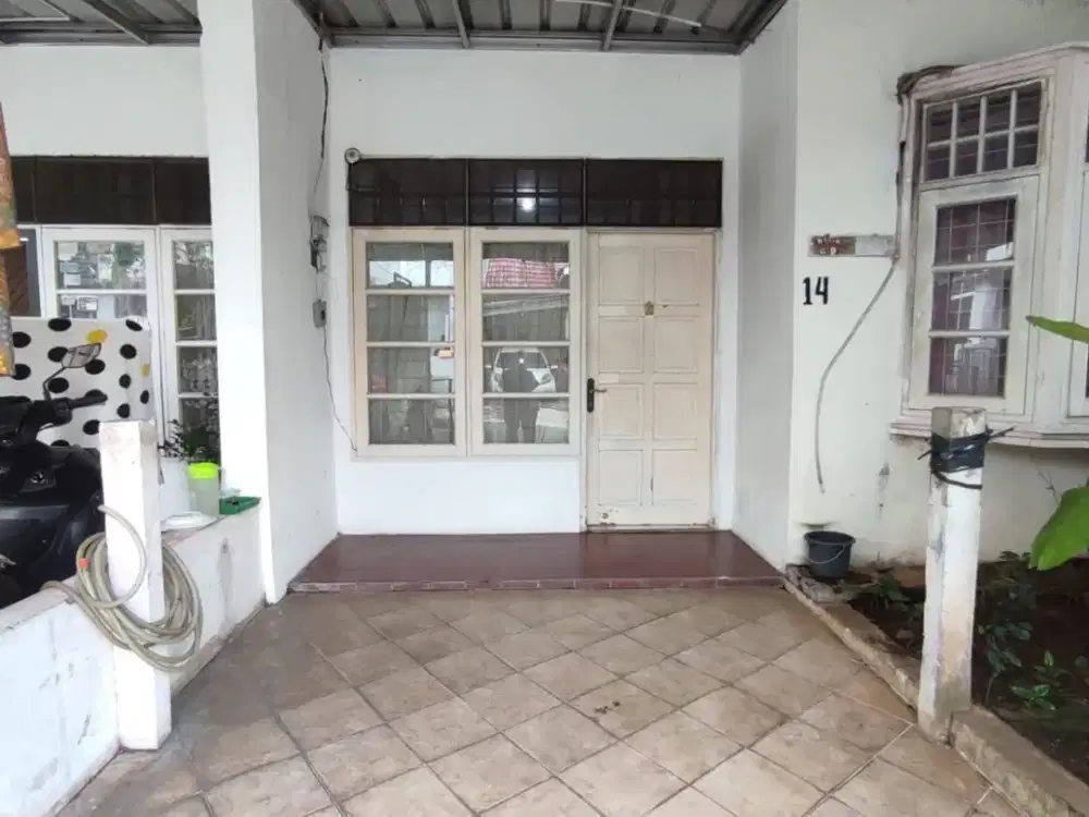 Rumah 15 Menit ke Pamulang Square Siap Huni Dibantu KPR J-38344