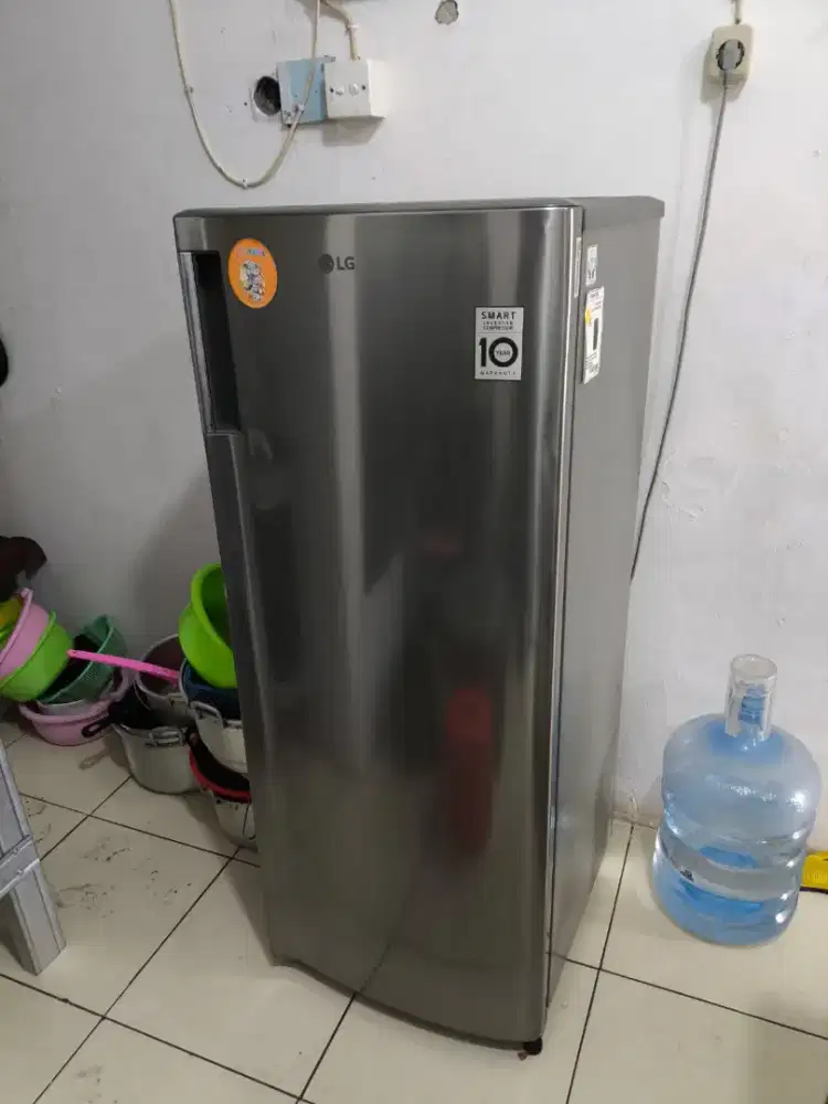 Kulkas Freezer Merk LG lokasi Depok