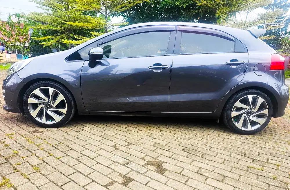 Kia Rio 1.4 Platinum – Mobil Mewah Elegan,Harga Hemat, Tangan Pertama!