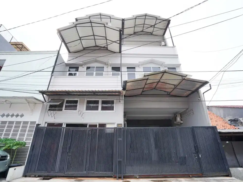 Rumah SHM 4 Lt Siap KPR 15 Mnt ke Gerbang Tol Kebon Jeruk 1 J-20874