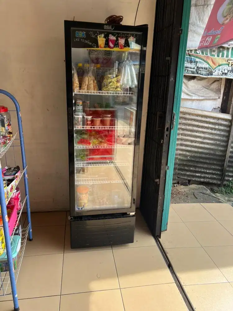 Showcase pendingin 271 l