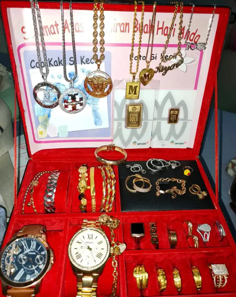 SILAHKAN JUAL EMAS DI SINI AJA KAK, EMAS LAMA DI JAMIN UNTUNG