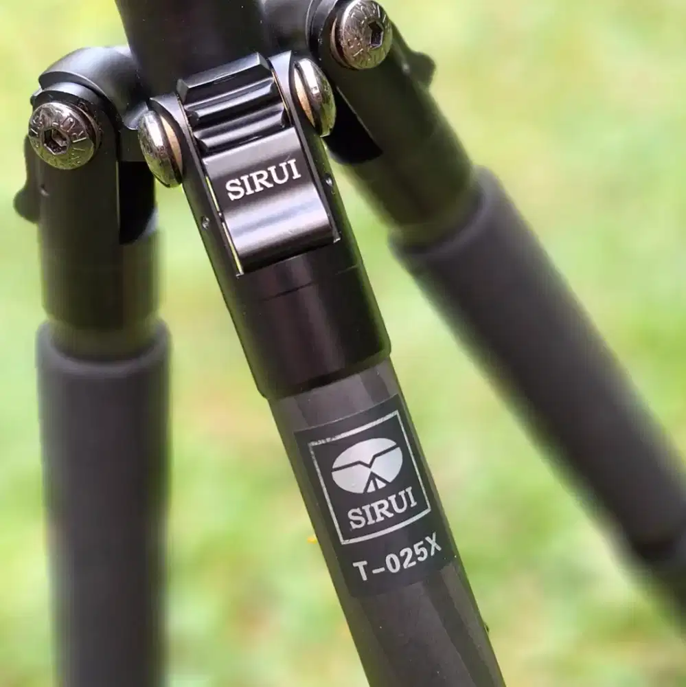 Tripod Sirui T-025X (carbon) & Ballhead Sirui C-10S