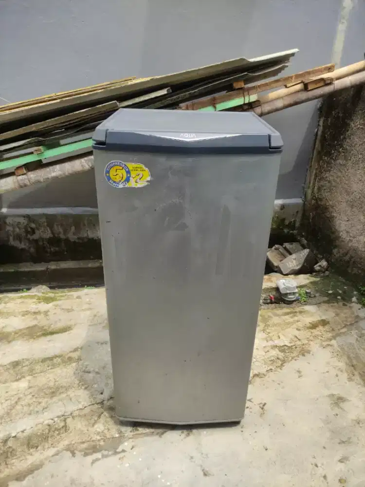 Kulkas 1 pintu merk AQUA