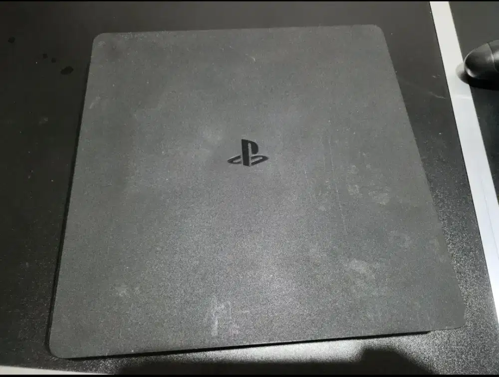 Playstation 4 Slim 1TB