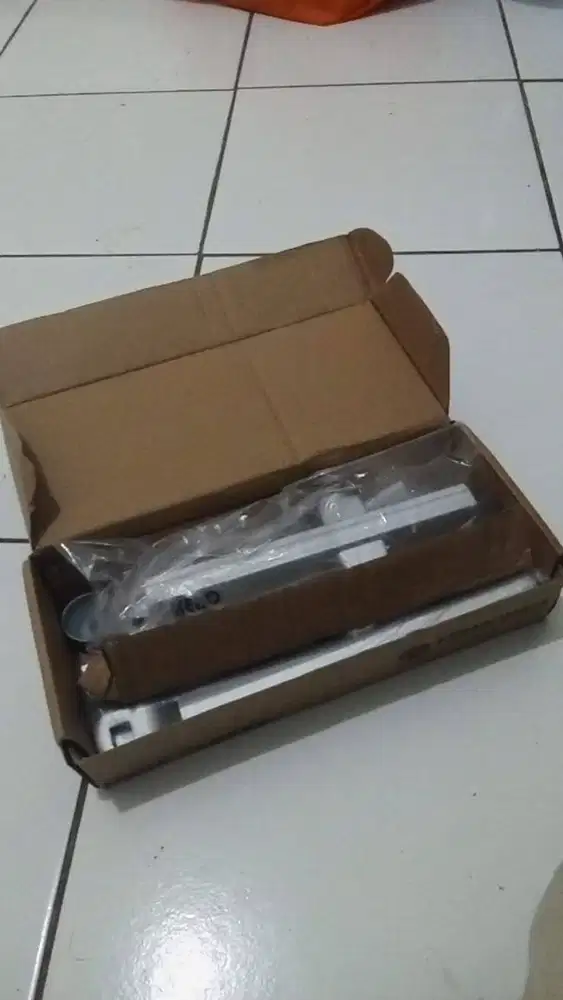 Door closer pintu merk kend masih baru belum di pasang sama sekali