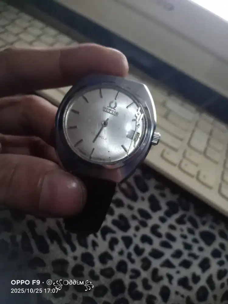 Jam tangan vintage TITUS manual winding 17 jewels swiss