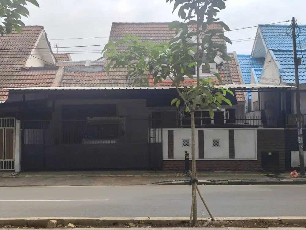 Dijual Rumah di BSD Kencana Loka Raya Cocok Untuk Kantor, Usaha