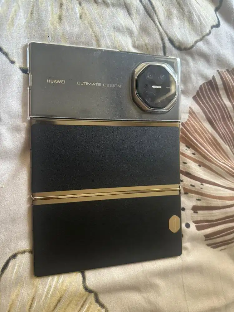 Huawei Mate XT Ultimate ( HP LIPAT 3 )