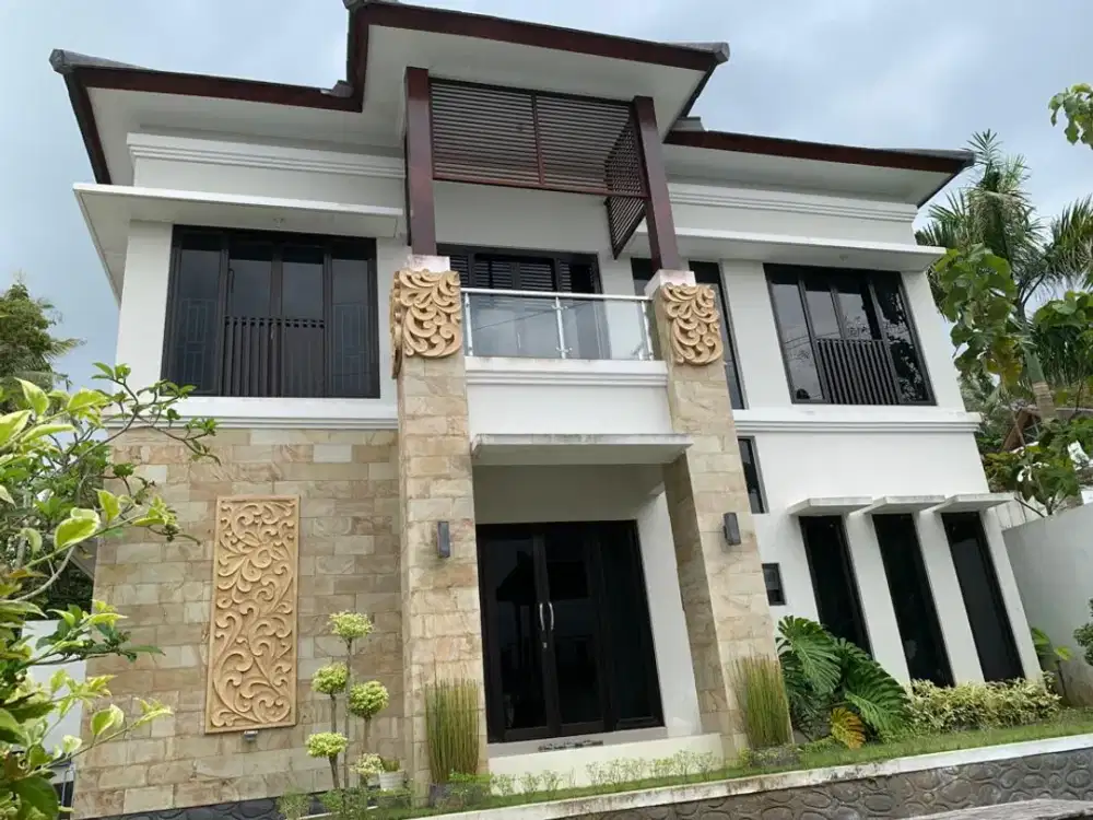 BARU VILLA DENGAN VIEW MENAWAN DI JOGJA SELATAN DEKAT UMY
