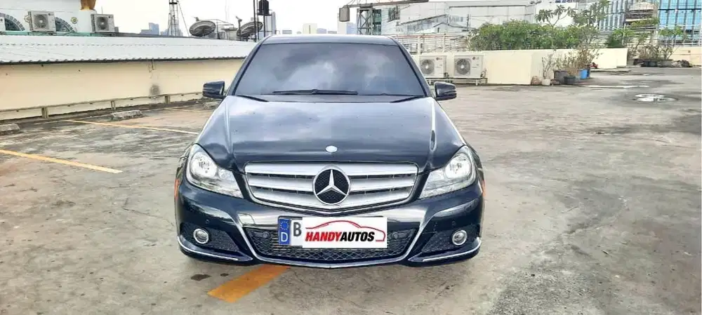 Mercedes Benz C200 Avantgarde Tahun 2012 Automatic Hitam