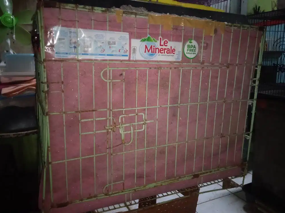 Kandang burung besar