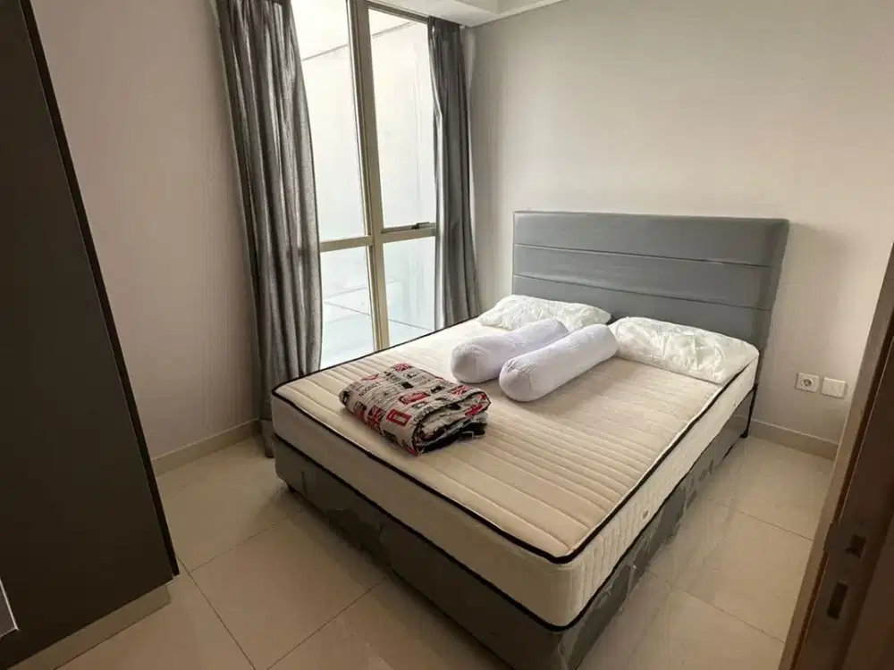 Sewa Tahunan Taman ANggrek Residences TARES 2 BR Full Furnished Top Floor City View !