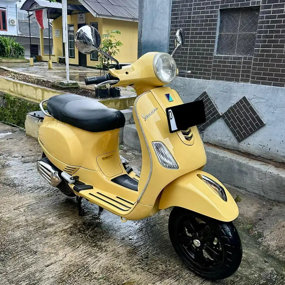 Vespa lx 125 iget kuning original