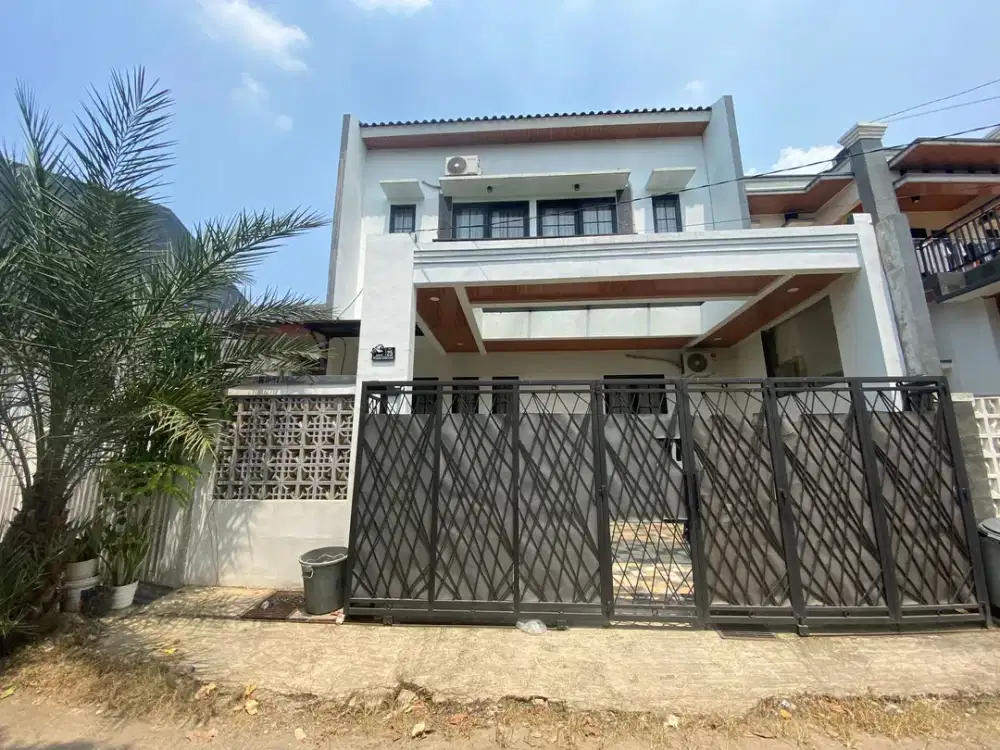 Rumah Strategis 11 Menit ke Eka Hospital Cibubur Hadap Timur J-38384
