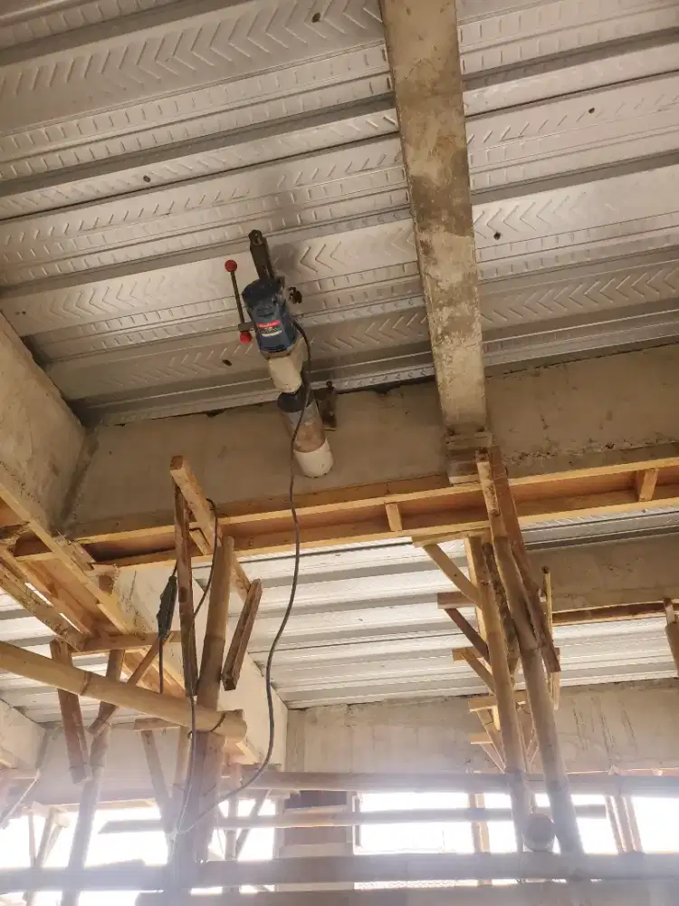 Jual mesin coring. Pelubang beton