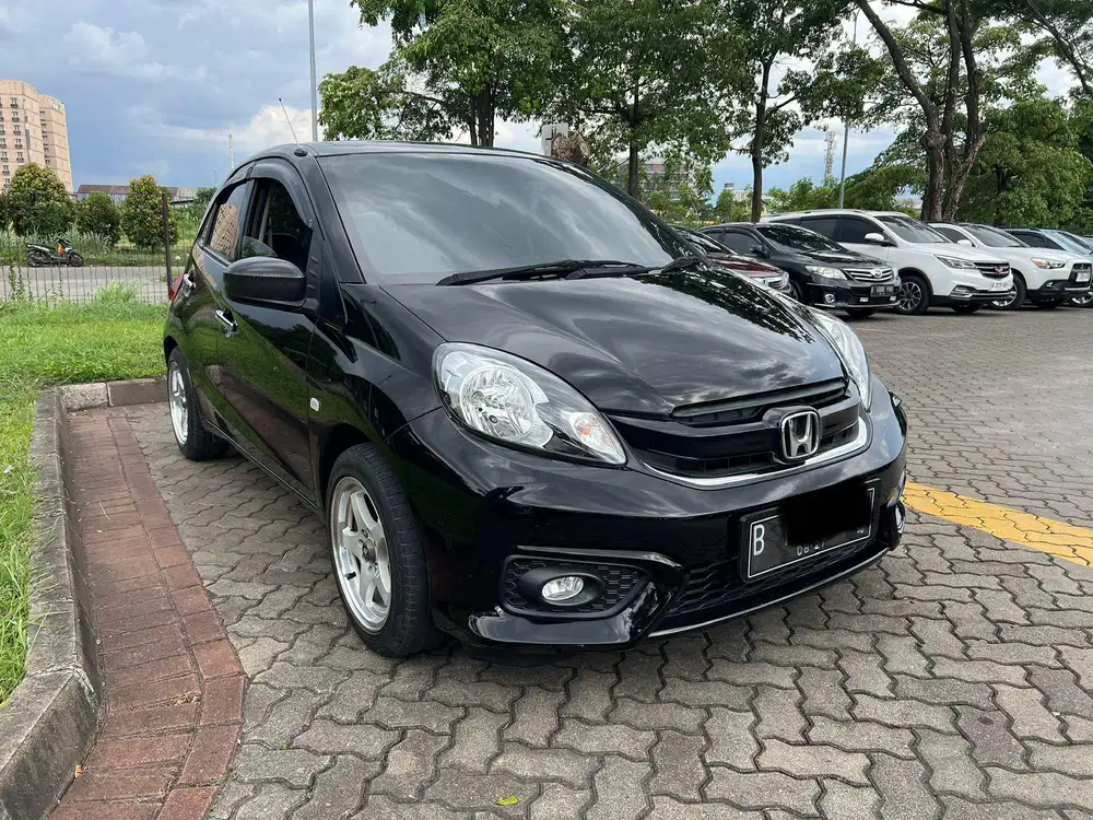 (CASH) Honda Brio Satya E MT 2017 Hitam KM 16rb Antik