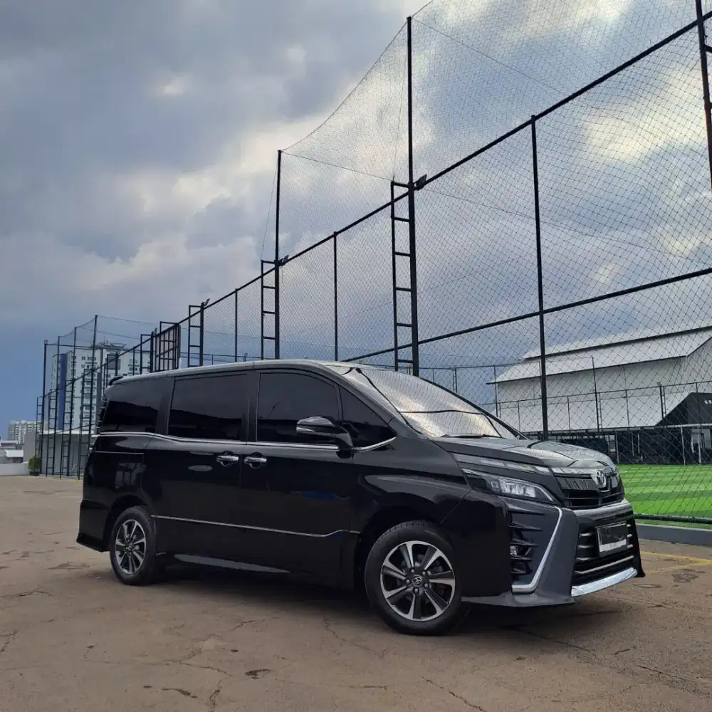 TOYOTA VOXY 2.0 AT 2020 / VOXY 2020