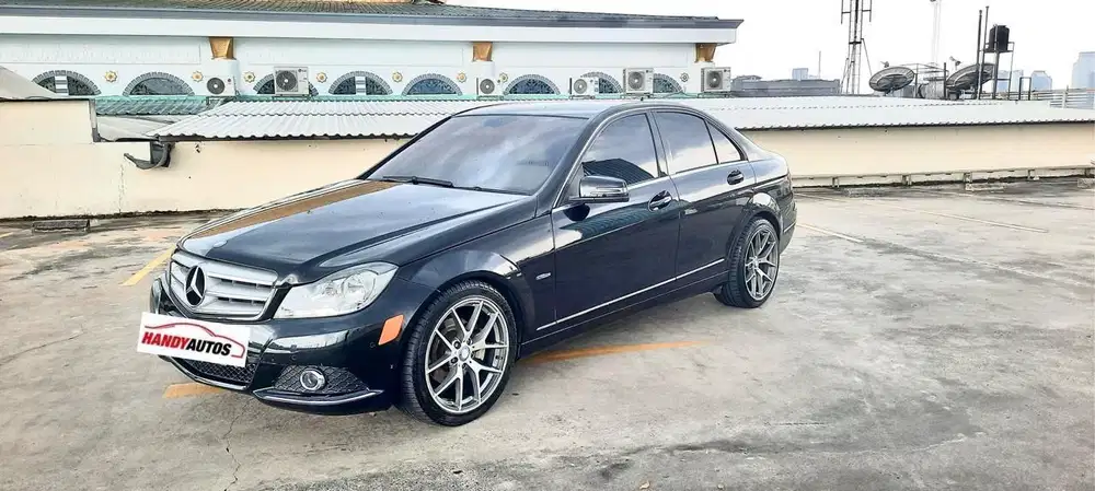 Mercedes Benz C200 Avantgarde Tahun 2012 Automatic Hitam