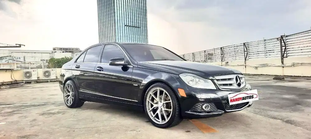 Mercedes Benz C200 Avantgarde Tahun 2012 Automatic Hitam