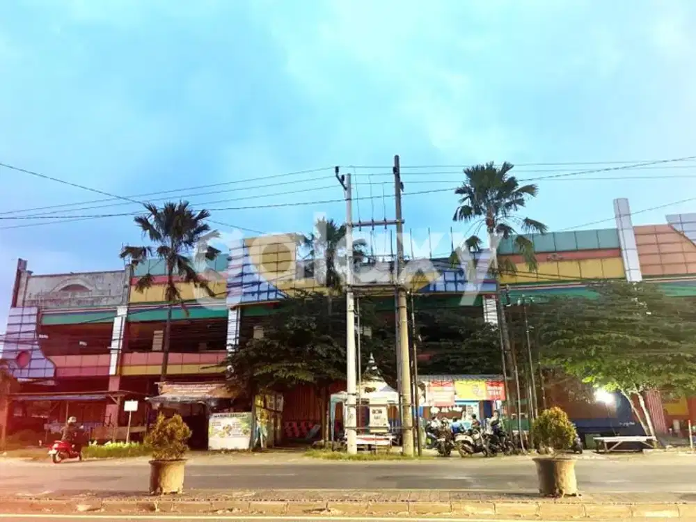 Gedung Komersial Strategis di Jantung Kota Pasuruan