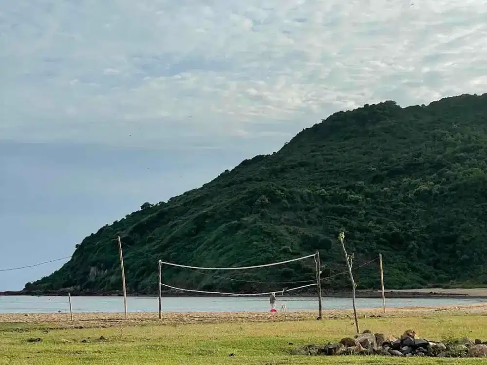 tanah dekat pantai areguling Lombok. cocok untuk villa