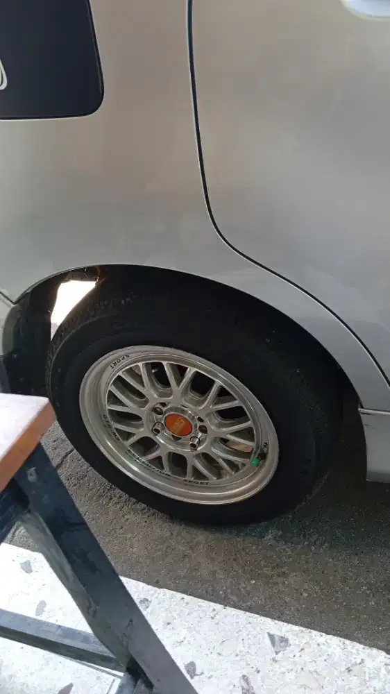 Velg saja R15 tanpa ban