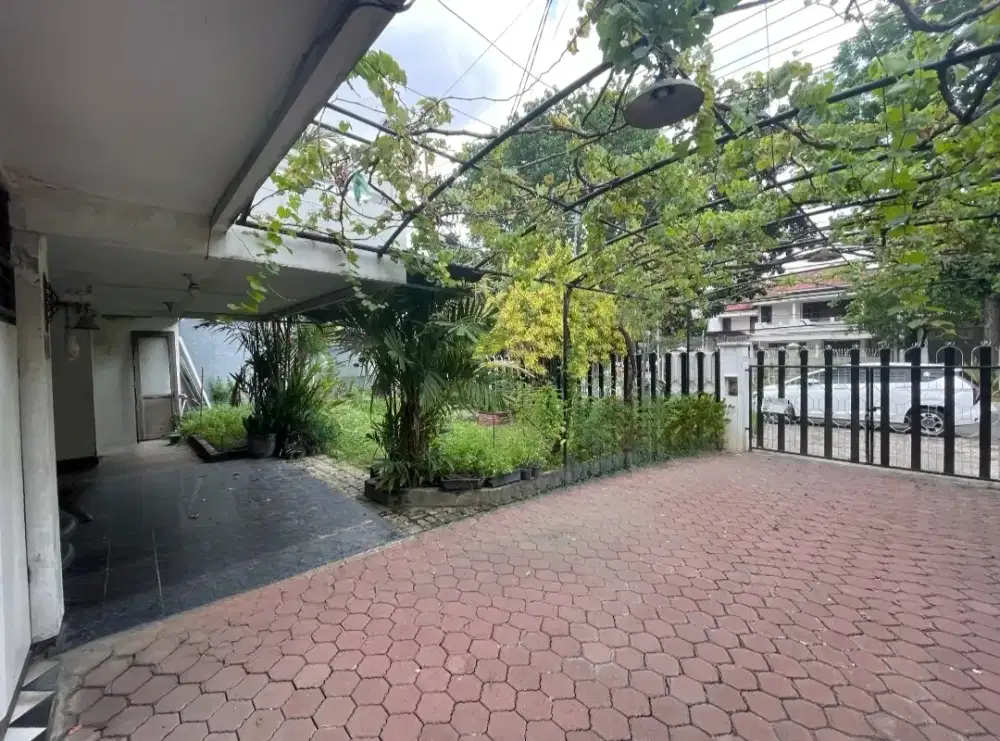 RUMAH TENGGILIS MEJOYO
nol jalan raya