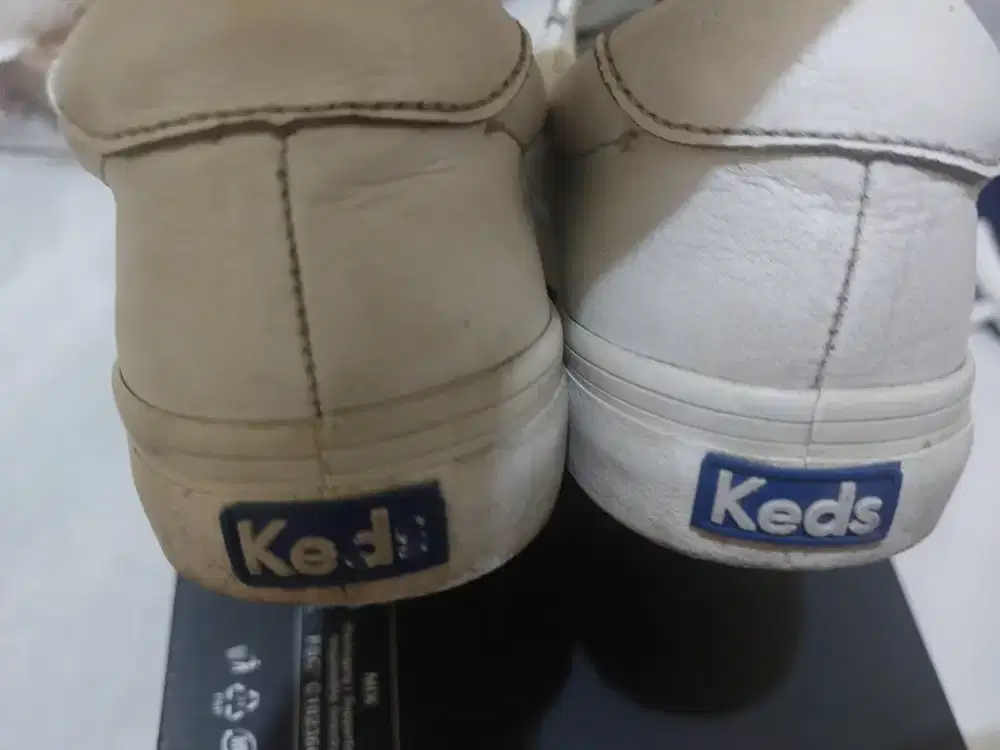sepatu keds ori second