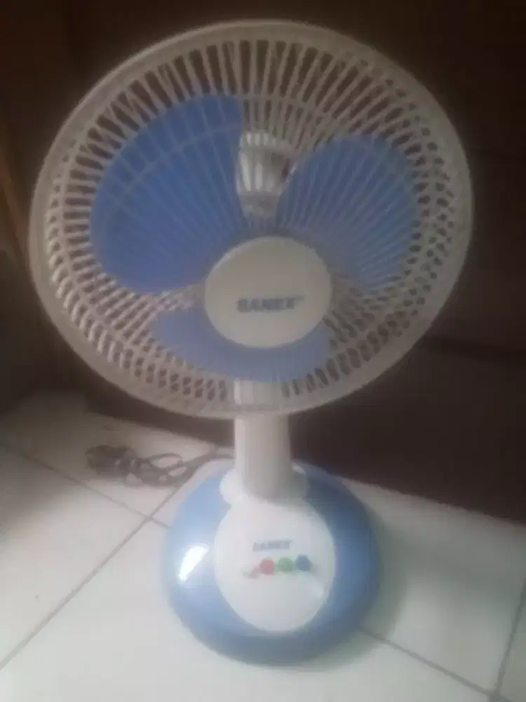 Kipas angin meja 9 inch merk sanex normal siap pakai nego tipis