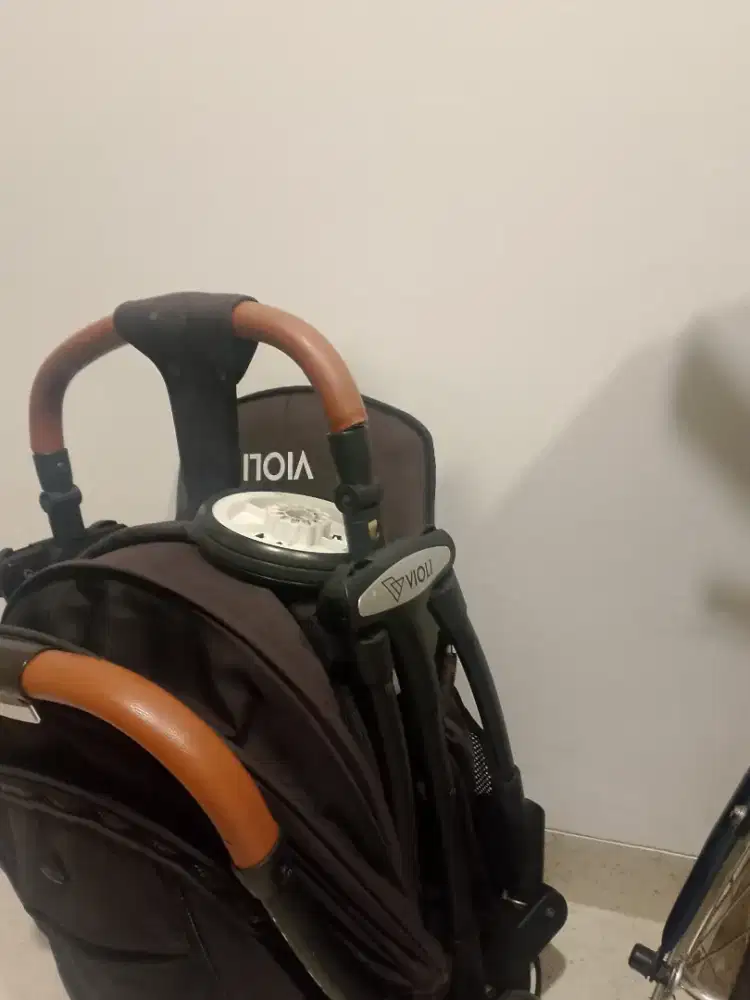 Di jual stroller merek violi
