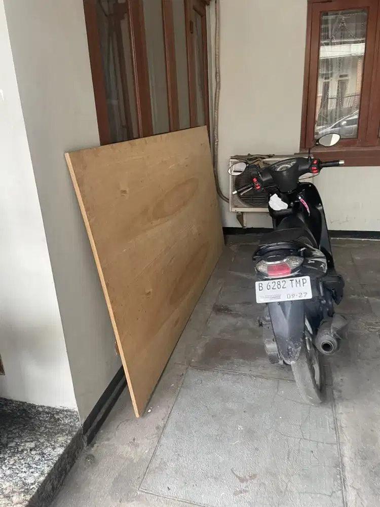 Papan triplek tebal ukuran 1.2x2.4 m