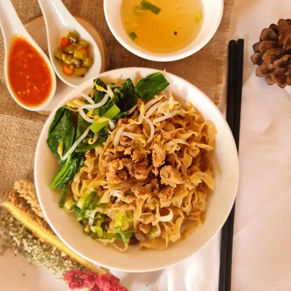 LOWONGAN KERJA KARYAWATI /WANITA