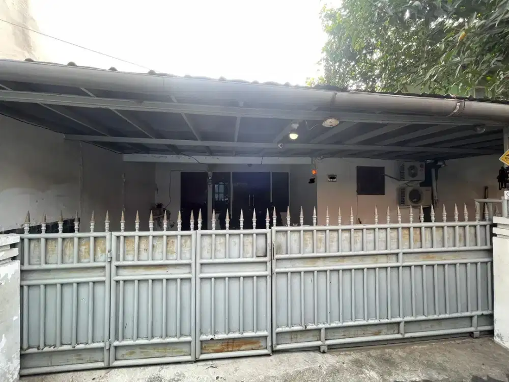 Rumah Hadap Selatan LT 147 di Jaksel 15 Menit ke One Belpark J-26187
