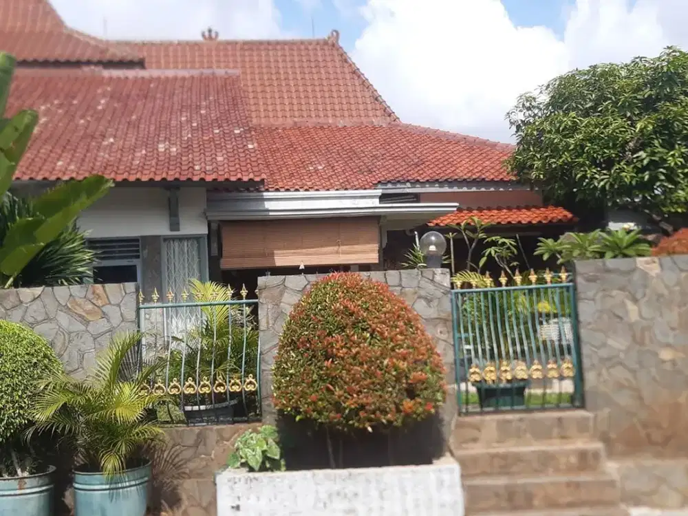 Jual Rumah 2 Lt Hadap Timur Dekat RS Sentra Medika Dibantu KPR J-31152