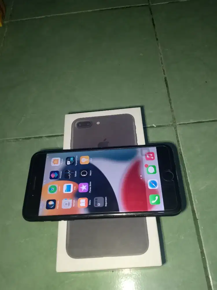 iPhone 7 plus 32GB inter bisa kartu kondisi ada minusnya