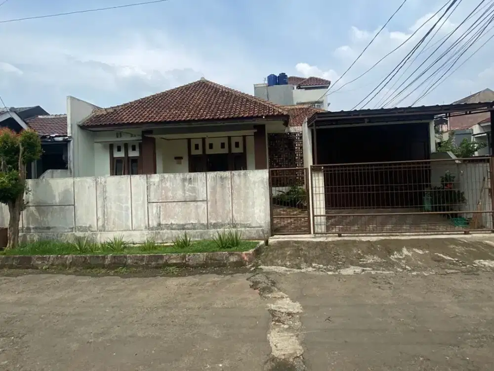 Rumah di Bukit Cimanggu City 9 Menit ke Mall Bogor Square KPR J-8951