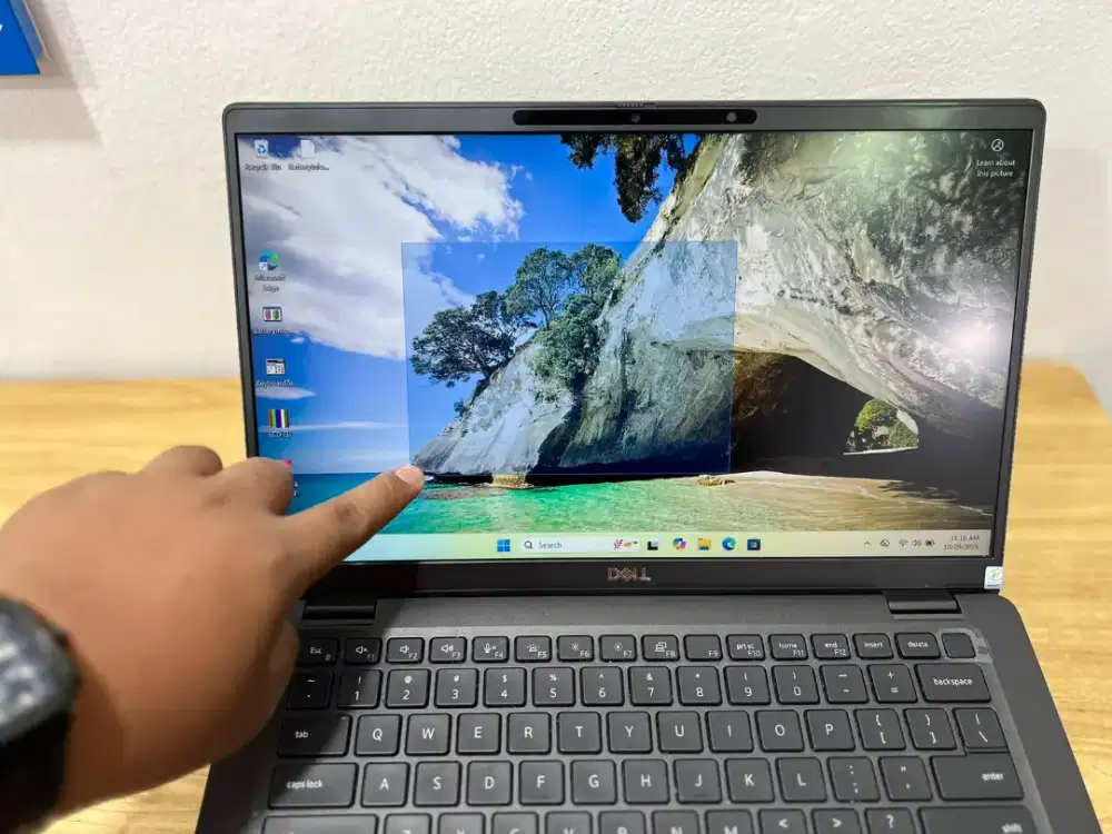 LAPTOP DELL LATITUDE 5300 CORE I7 RAM 16 GB SSD 256 GB LAYAR 13 INCH