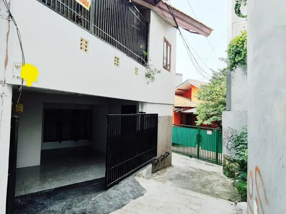 Rumah 2 Lantai 5 Menit ke RS Syarif Hidayatullah Dibantu KPR J-31422