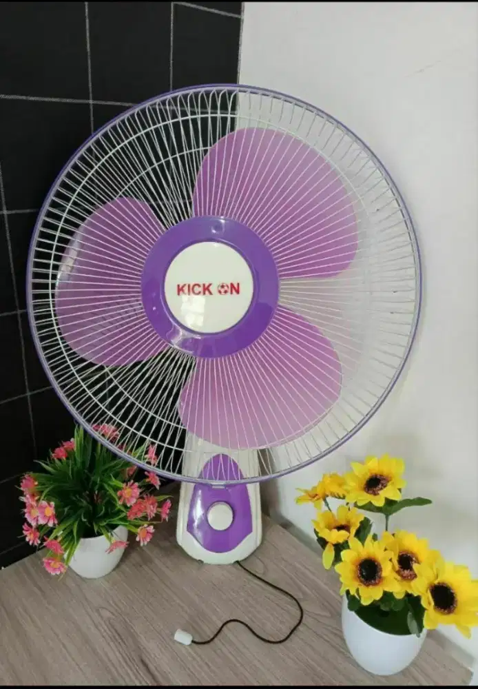 Kipas Angin Dinding 16Inch Wall Fan 1602 ( KICK ON )